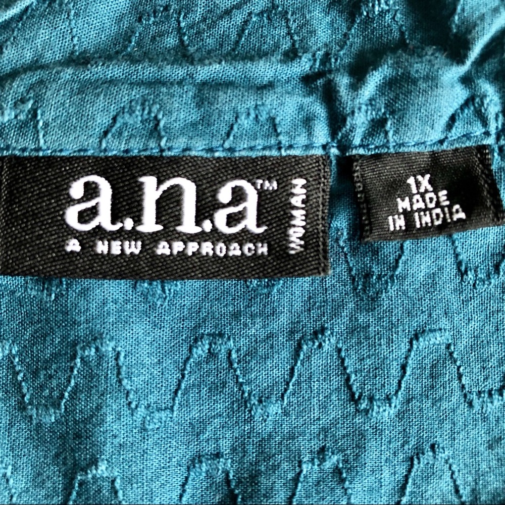 a.n.a button front Woman’s Top - Picture 6 of 7